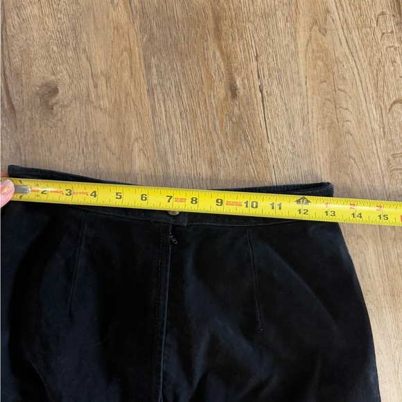 VTG Global Identity • Leather Pencil Skirt - Picture 4 of 11